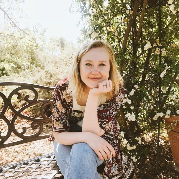 Meet your Posher, Camille - Picture 2 of 2